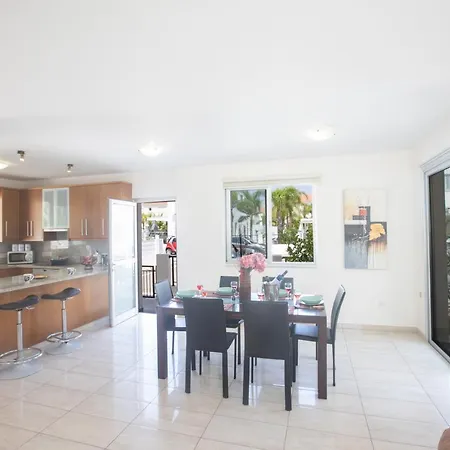 Villa Pelagos 8 Protaras